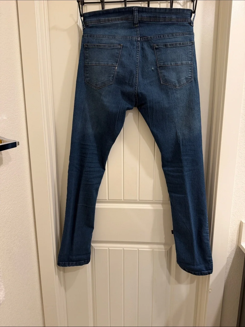 Men's Slim Jeans in Medium Blue Wash